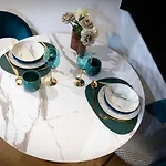 Golden In Center By Easyrentals 타르투