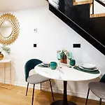 Golden In Center By Easyrentals 타르투