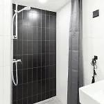 Golden In Center By Easyrentals *