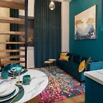 Golden In Center By Easyrentals *