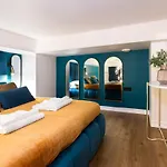 Golden In Center By Easyrentals * 타르투
