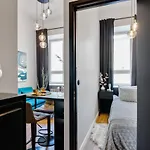Golden In Center By Easyrentals * 타르투