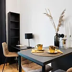 Golden In Center By Easyrentals Tartu