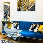 Golden In Center By Easyrentals * 타르투