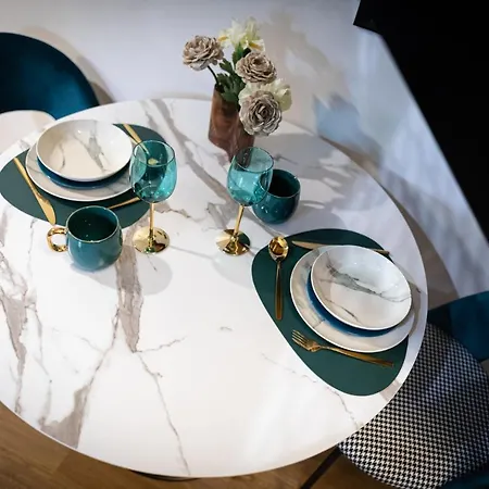 Golden In Center By Easyrentals Tartu