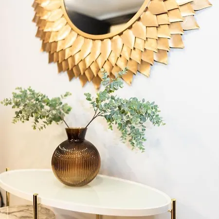 Golden In Center By Easyrentals