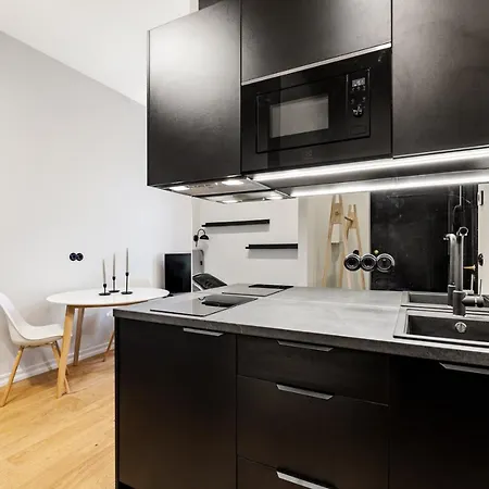 Korter Golden In Center By Easyrentals