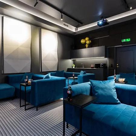 Golden In Center By Easyrentals