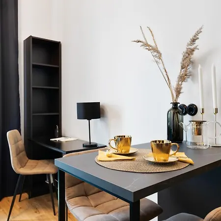 Golden In Center By Easyrentals Tartu