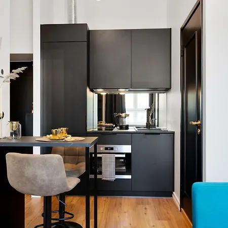 Golden In Center By Easyrentals Apartman