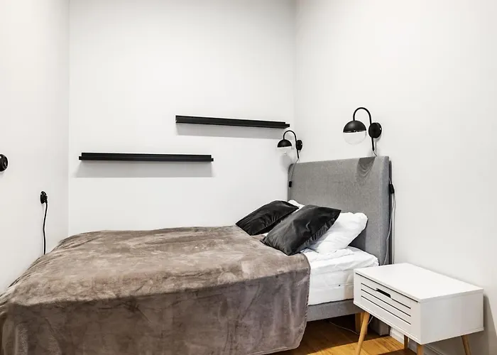 Golden In Center By Easyrentals Apartman *