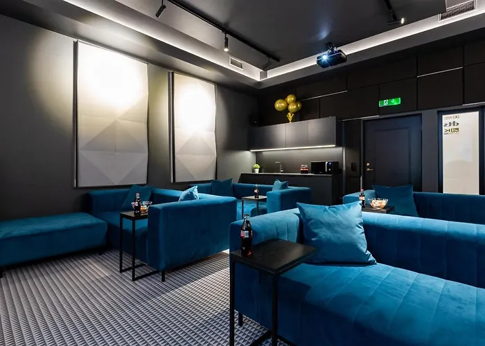 Golden In Center By Easyrentals